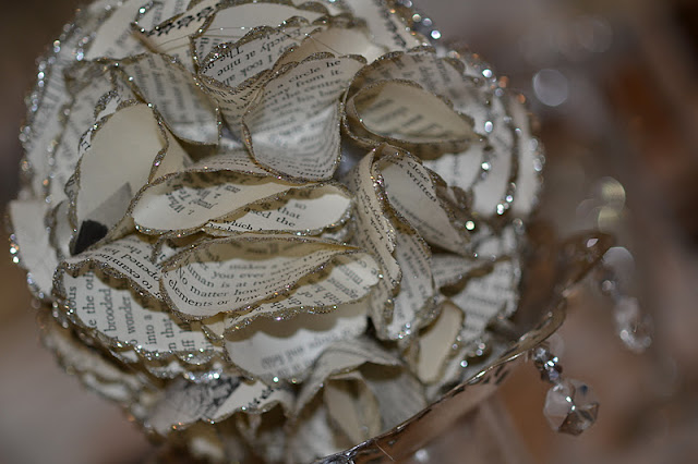 What makes snowballs stick together?