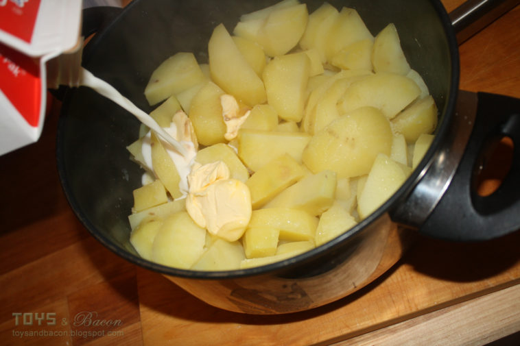 What meat goes well with mashed potatoes?