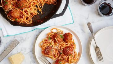 What meat goes well with spaghetti?