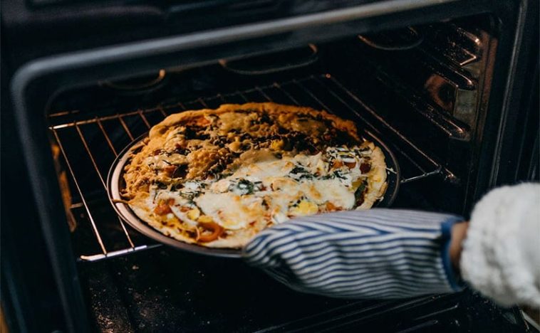 What oven setting is best for pizza?