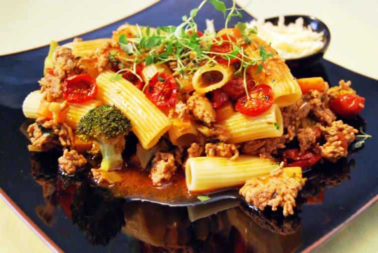 What pasta is similar to rigatoni?