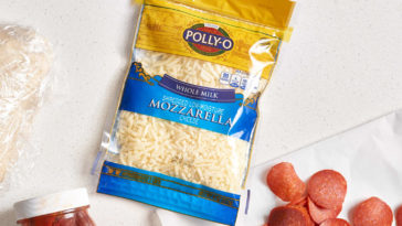 What percent is low moisture mozzarella?