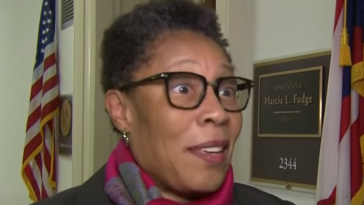 What should fudge look like after beating?