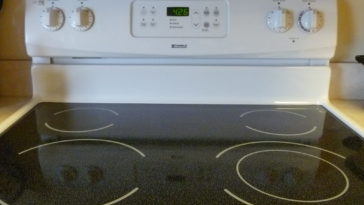 What should you not cook on a glass top stove?