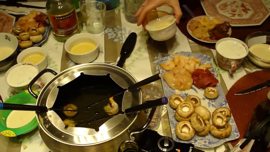What side dishes go with meat fondue?