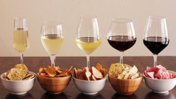 What snacks pair with Moscato?