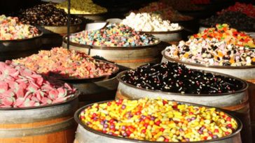 What snacks were popular in the 1930s?