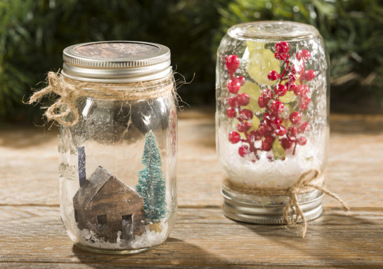 What temperature can a mason jar withstand?