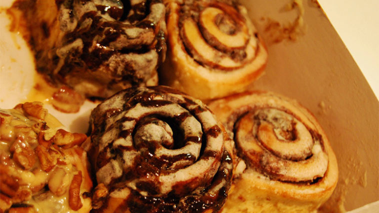 What temperature do you reheat Cinnabon?