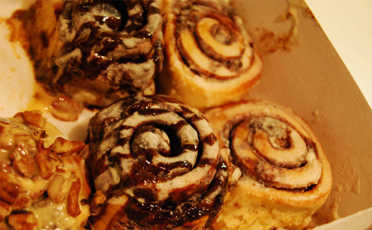 What temperature do you reheat Cinnabon?