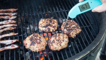 What temperature should a turkey burger be?