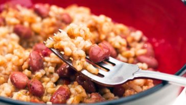What to eat with beans to make a complete protein?