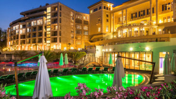 What type of sheets do 5 star hotels use?