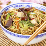 What's the difference between chop suey and chow mein?