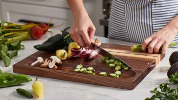 When cutting raw meat can you use a color cutting board?