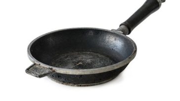 When should you throw out a Teflon pan?