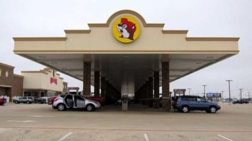 Where is the largest gas station in the world?