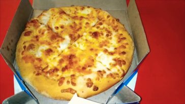 Which cheese is used in Domino's pizza?