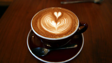 Which cups keep drinks hot?