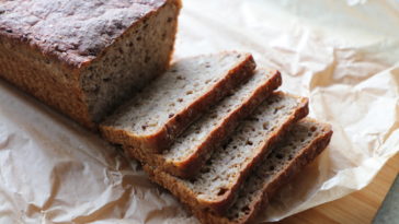 Which is better rye bread or sourdough?