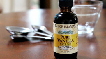 Which is better vanilla extract or vanilla flavoring?