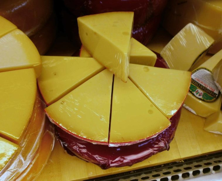 Which is healthier Gouda or cheddar?