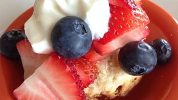 Which is healthier blueberry or strawberry?