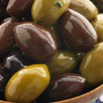Which is healthier green olives or black olives?