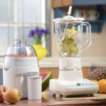 Which is healthier juicer or blender?