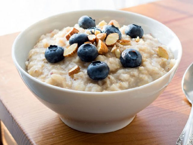 Which is healthier oats or semolina?