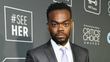 Who is William Harper dating?