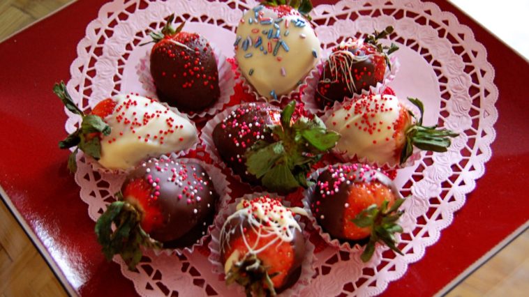 Why are chocolate covered strawberries so popular?