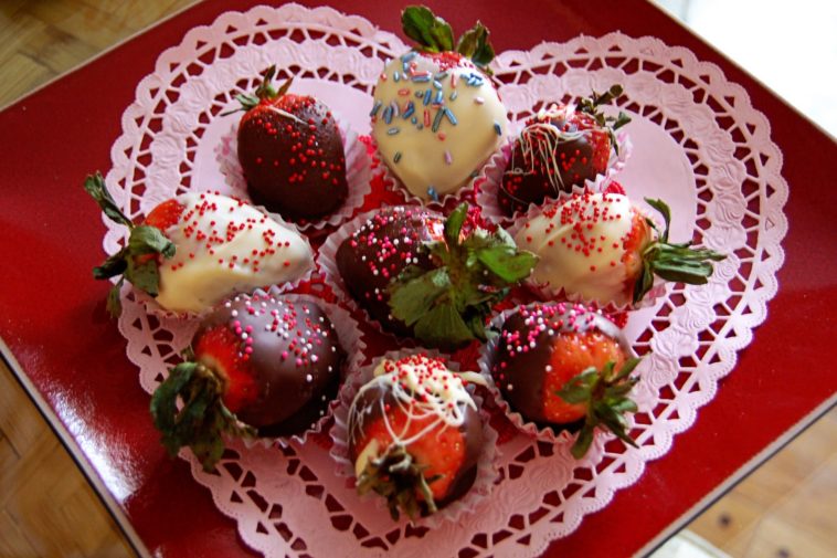 Why are chocolate covered strawberries so popular?