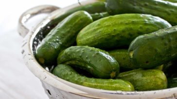 Why are my pickles not crunchy?