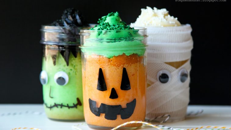 Why do cakes have jars?