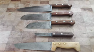 Why do chefs prefer stainless steel?