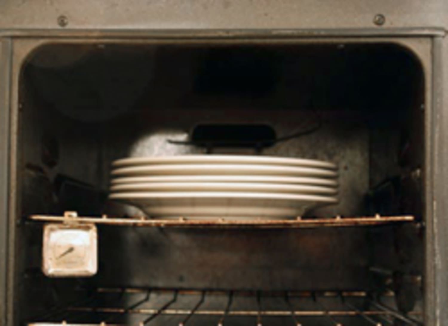 Why do my plates get hot in microwave?