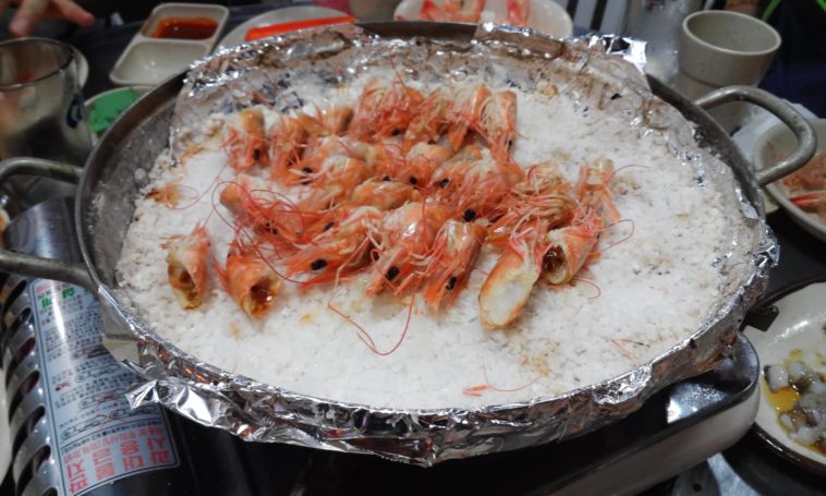 Why do restaurants leave tails on shrimp?