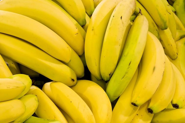 Why do some green bananas never ripen?