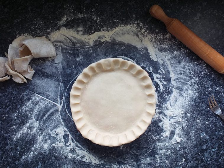 Why do you put vinegar in pie crust?