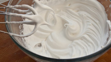 Why is my meringue not forming peaks?