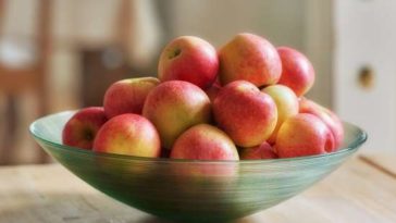 Why should you not refrigerate apples?