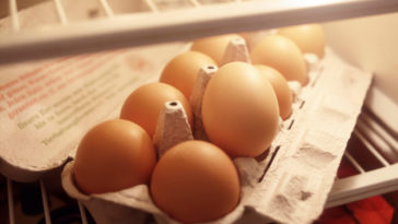 Why you should not keep eggs in the fridge?