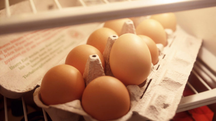 Why you should not keep eggs in the fridge?