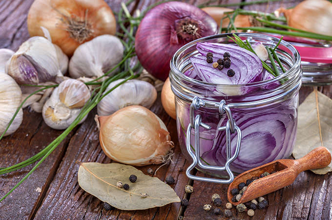 Why you shouldn't eat garlic and onions?