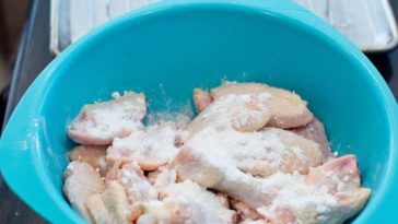 Will baking soda make chicken crispy?