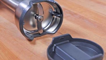 Will immersion blender scratch pots?