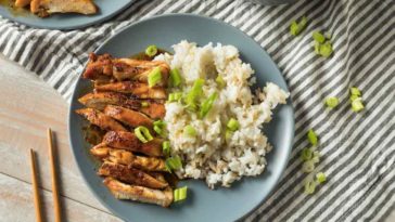 Will reheating chicken kill bacteria?