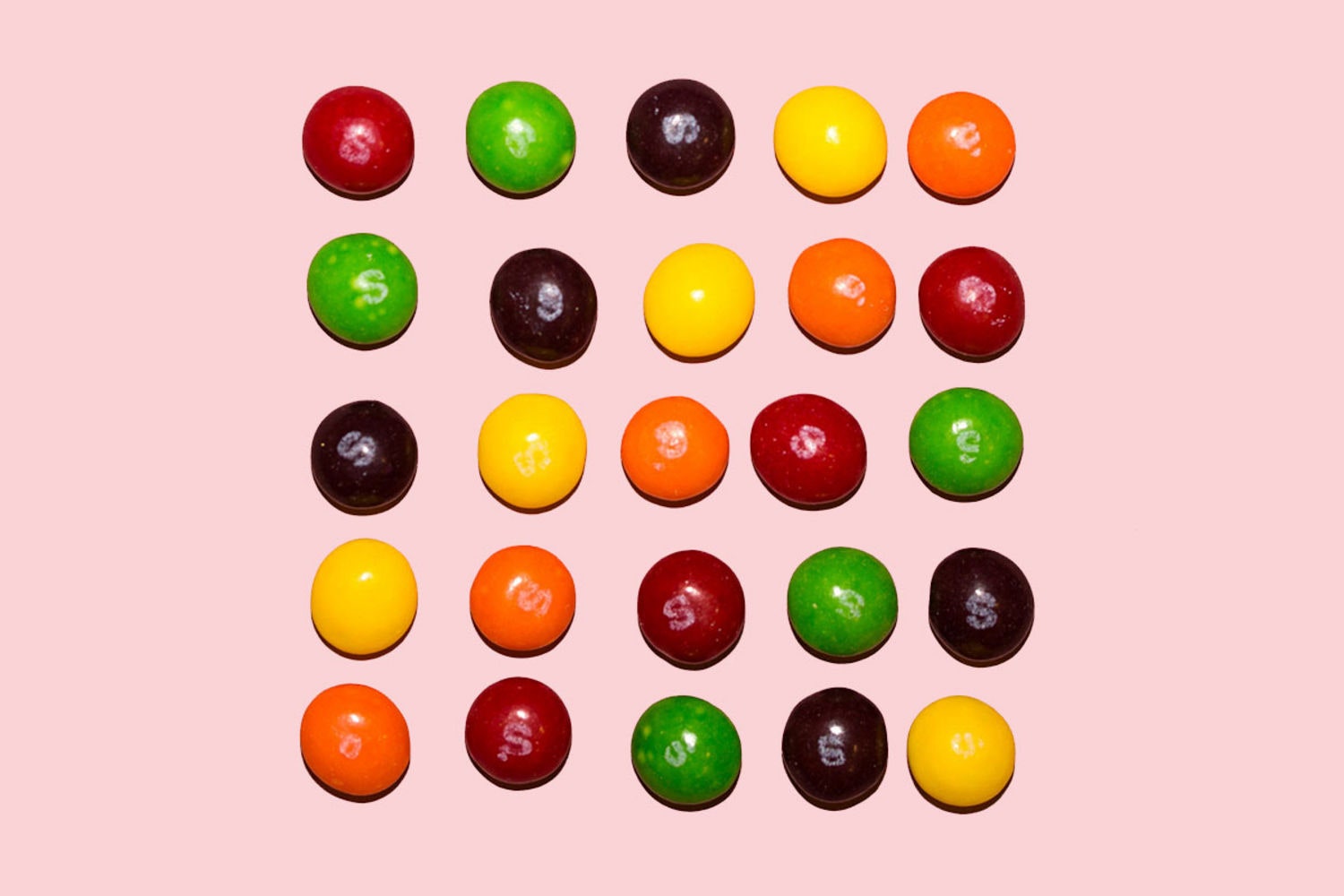 How many pieces of candy are in 2 lb?