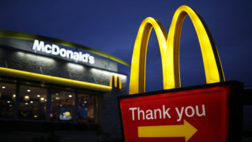 Are McDonald's refills free?